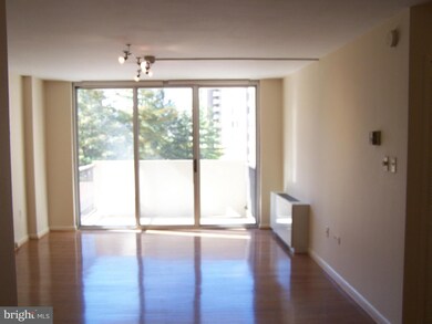 Van Ness East unit 831, Washington, DC 20008 - photo 6