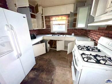 925 S 16th St, Terre Haute, IN 47807 - photo 6