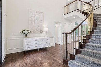 2 story Foyer