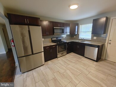 118-128 Jessup St unit 128, Paulsboro, NJ 08066 - photo 2