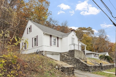 563 Chandler St, Worcester, MA 01602 - photo 2