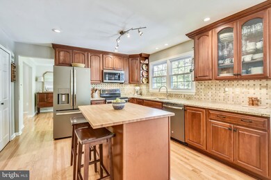 15043 Holleyside Dr, Dumfries, VA 22025 - photo 3