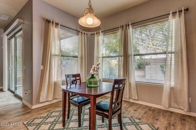 8135 Dining 2
