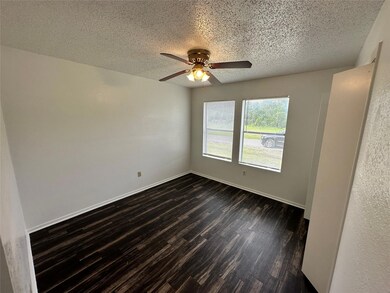 942 Meadowlark Cir, Granbury, TX 76049 - photo 6