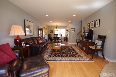 218 Hampshire Ct, Piscataway, NJ 08854 - photo 5