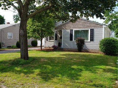 54 Bucklin St, Pawtucket, RI 02861 - photo 2