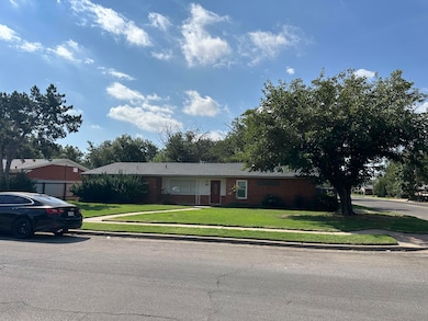 2518 32nd St, Lubbock, TX 79410 - photo 2