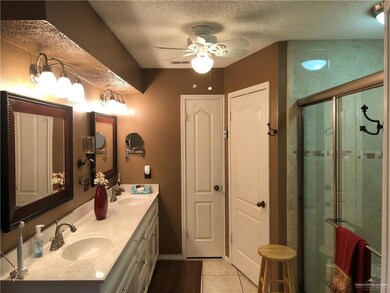 327 Karen Dr, Alamo, TX 78516 - photo 7