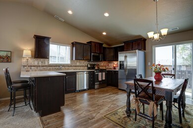 5 Kitchen - 3299 SW Obsidian MLS-14