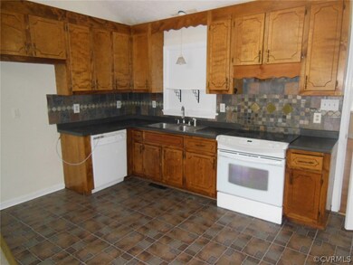 12131 Dehaviland Dr, Midlothian, VA 23112 - photo 4