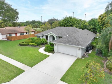 13676 Folkestone Ct, Wellington, FL 33414 - photo 5