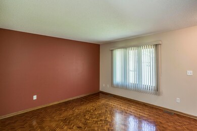 2520 SE 17th St, Des Moines, IA 50320 - photo 3