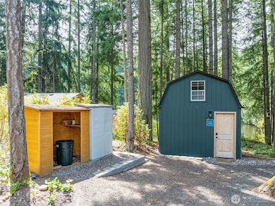 22204 Bluewater Ct SE, Yelm, WA 98597 - photo 3