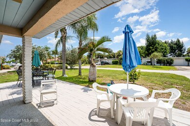 126 E Gadsden Ln, Cocoa Beach, FL 32931