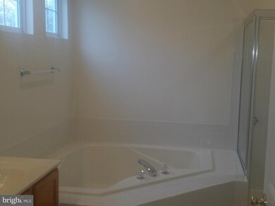 1004 Didmarton Dr, Bowie, MD 20721 - photo 4