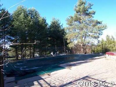 Swimming Pool/Hot Tub/Sauna