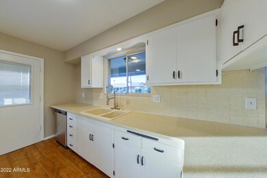 10812 W Connecticut Ave Sun-print-007-00