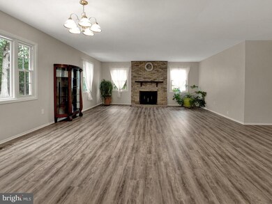 12325 Shadetree Ln, Laurel, MD 20708 - photo 5