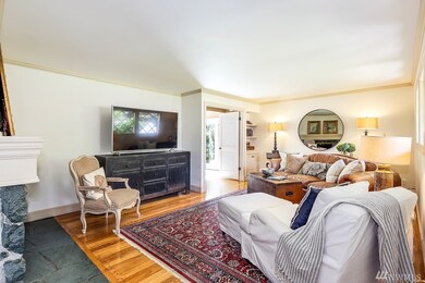 10520 Alan a Dale Place, Edmonds, WA 98020 - photo 3