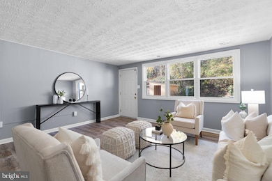 430 Burbank Ct, Halethorpe, MD 21227 - photo 7