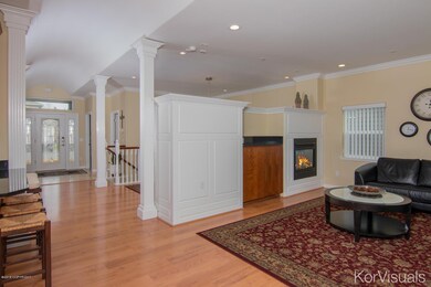 3440 Hines Cir-7