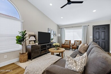 2516 E Taxidea Way-7