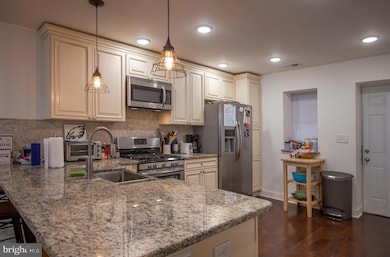 1422 S 23rd St, Philadelphia, PA 19146 - photo 2