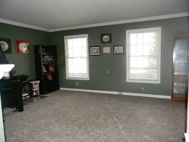 5366 W Sherwood Dr, Newburgh, IN 47630 - photo 5