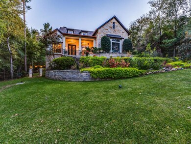 Gorgeous views and surrounded by trees.