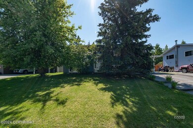 9-web-or-mls-7512 E 20th Ave Exports-9