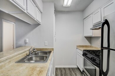 1645 W Main St unit 20, Houston, TX 77006 - photo 5