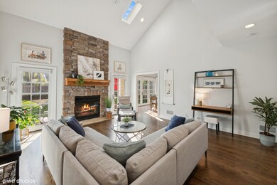 617 Hillside Rd, Glenview, IL 60025 - photo 5