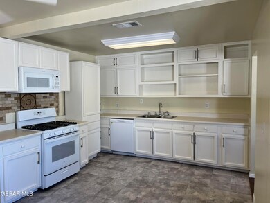 7952 Monterrey Dr, El Paso, TX 79915 - photo 3