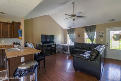 226 Gentry Crossing Blvd, Mount Washington, KY 40047 - photo 5