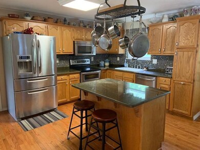 Kitchen with granite Counters!