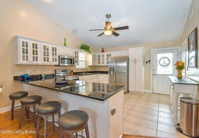 113 Lookout Dr, Brandenburg, KY 40108 - photo 4