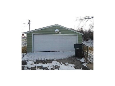 3401 H Ave NW, Cedar Rapids, IA 52405 - photo 2