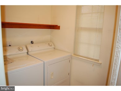 16 N Maple St unit A2, Woodbury, NJ 08096 - photo 6