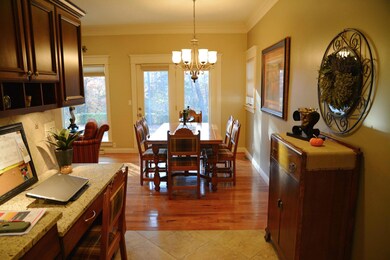 Dining w/ a view & desk area
