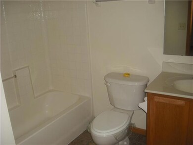 5093 Owens St, Columbus, OH 43228 - photo 6