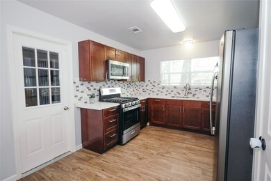 10330 Lera St, Houston, TX 77016 - photo 6