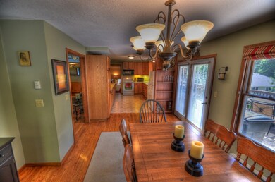 Dining & Kitchen