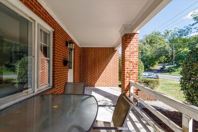 02-2 1515 Main St-6067-HDR