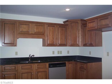 978 Chamberlin Dr, Asheboro, NC 27205 - photo 3