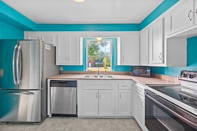 1900 Beechford Ave, Coraopolis, PA 15108 - photo 3