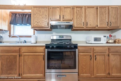 315 Timberlake Ln, Mc Daniels, KY 40152 - photo 7