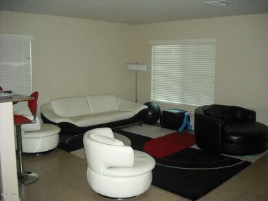 1240 N Compton Circle 007