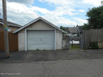 921 E Diamond Ave, Hazleton, PA 18201 - photo 7