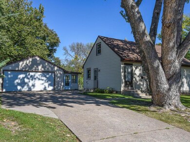 3709 74th St E-002-008-002-MLS_Size
