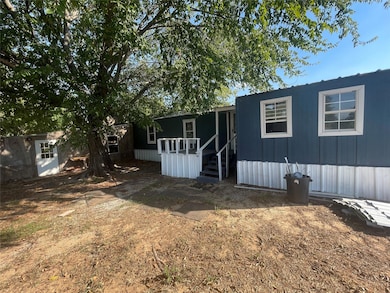 233 Vista Ct, Springtown, TX 76082 - photo 4